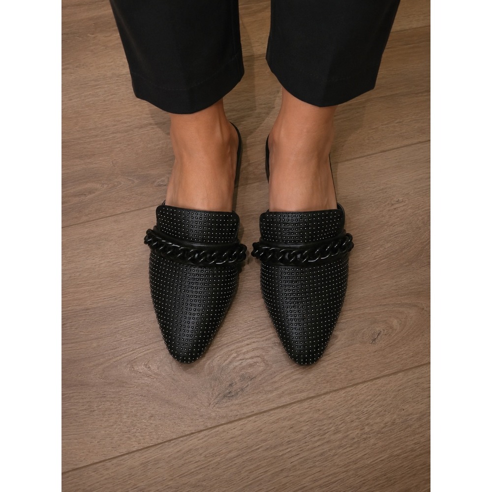 Chicos Kelly Black Leather Studded Chain Mules Pointed Toe Slides Flat 6M